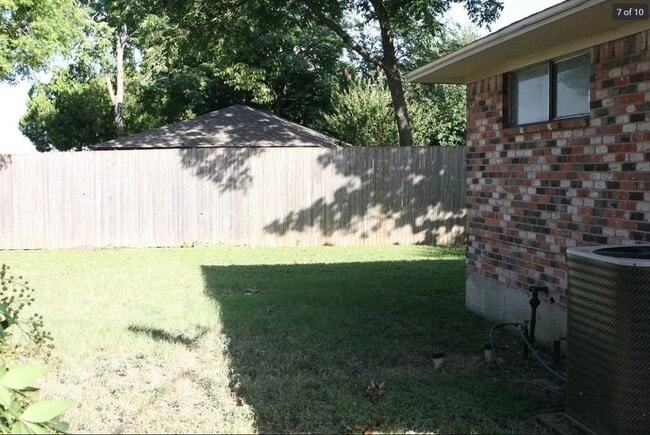 Building Photo - 10529 Yorkford Dr