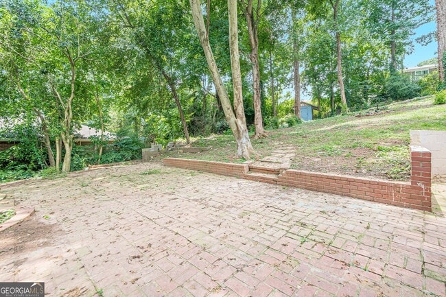 Building Photo - 2018 Bramblewood Dr NE
