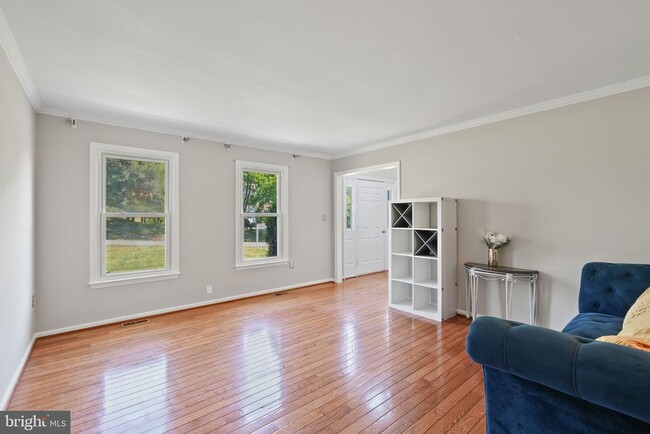 Building Photo - 10 Apple Blossom Ct