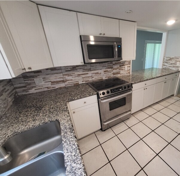 Building Photo - 2401 Barley Club Dr