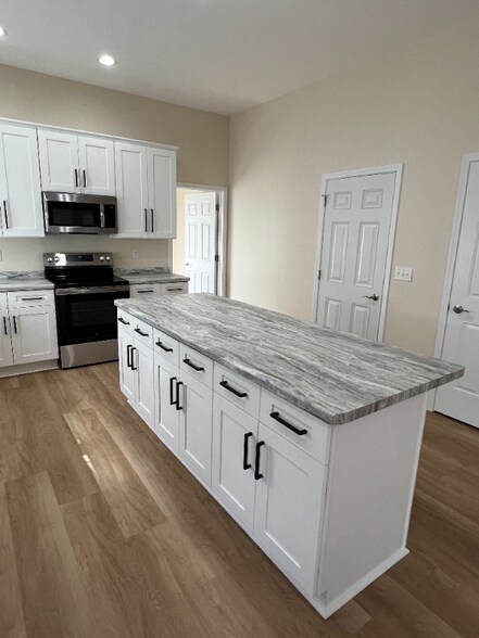 Building Photo - 6534 Casper Ct