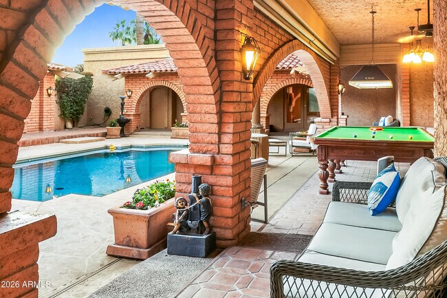 Building Photo - 7156 Oakmont Dr
