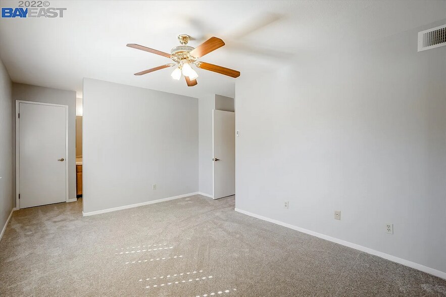 Building Photo - 2055 Sierra Rd