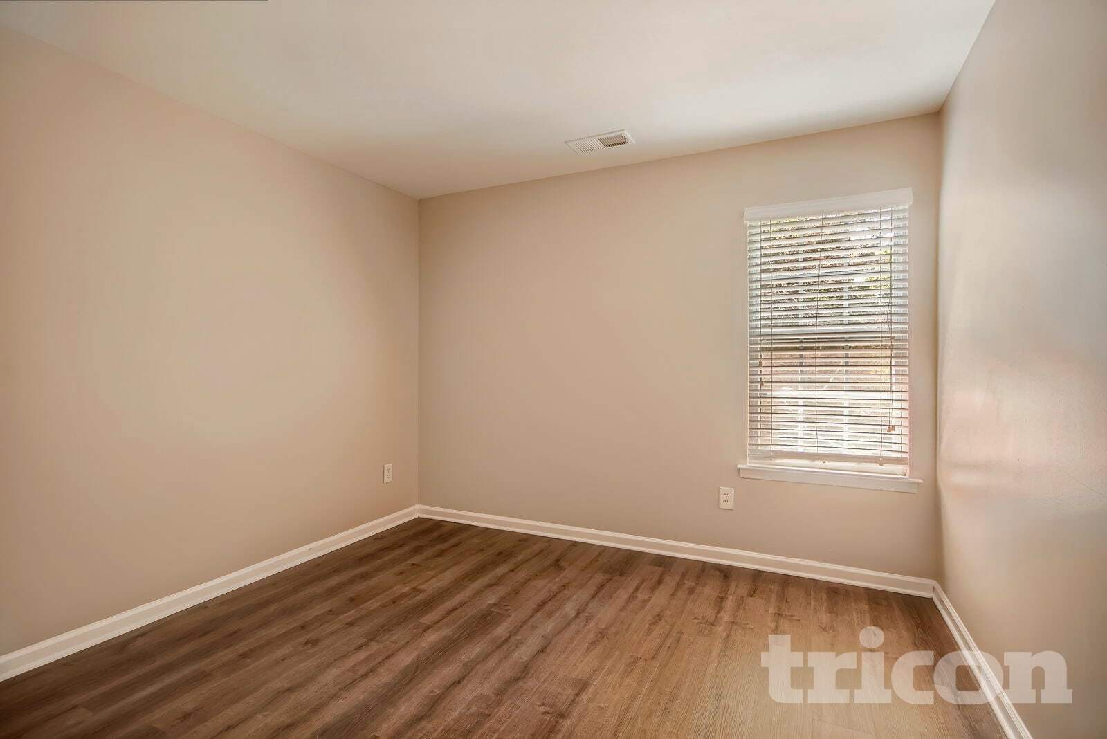 Building Photo - 5606 Fenway Dr