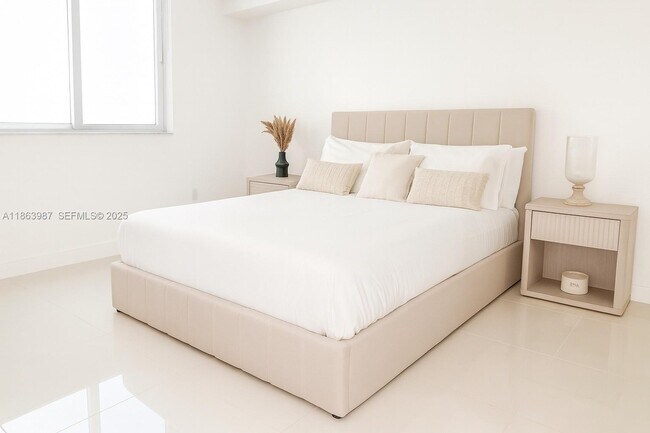 Building Photo - 1861 NW S River Dr