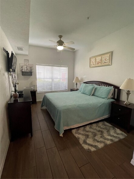 Building Photo - 2600 Lodi Cir