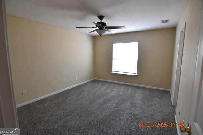 Building Photo - 348 Kristins Dr