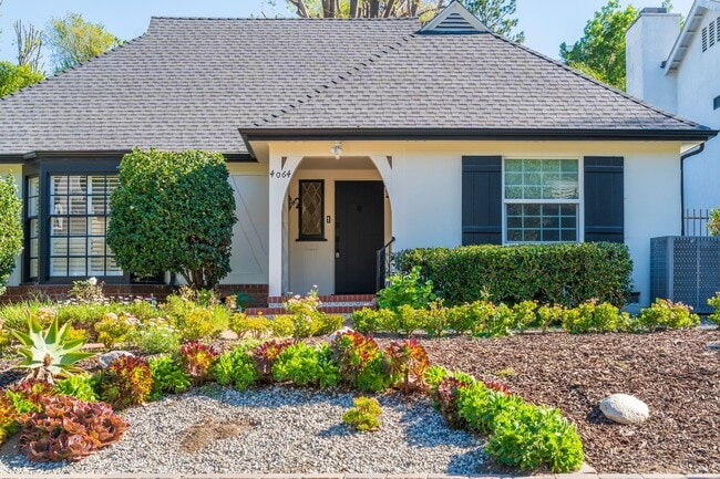 Building Photo - Beautiful Sherman Oaks Home Rental!