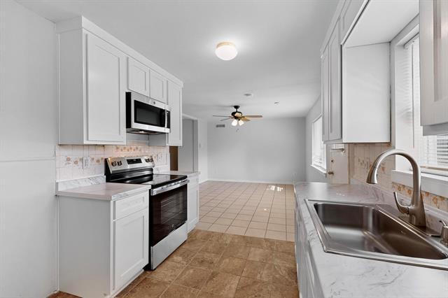 Building Photo - 4009 Providence Dr