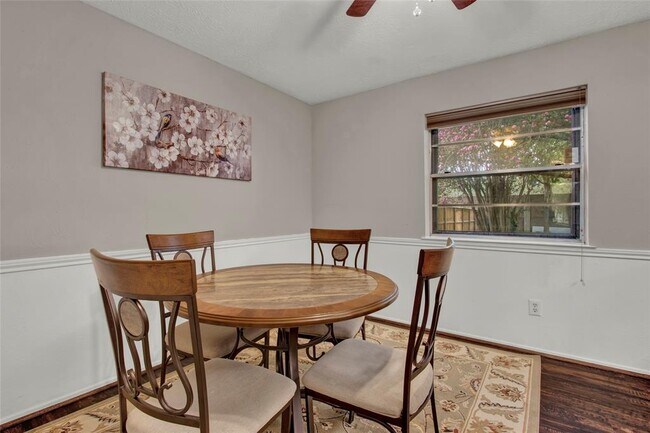 Building Photo - 6208 Brookdale Dr