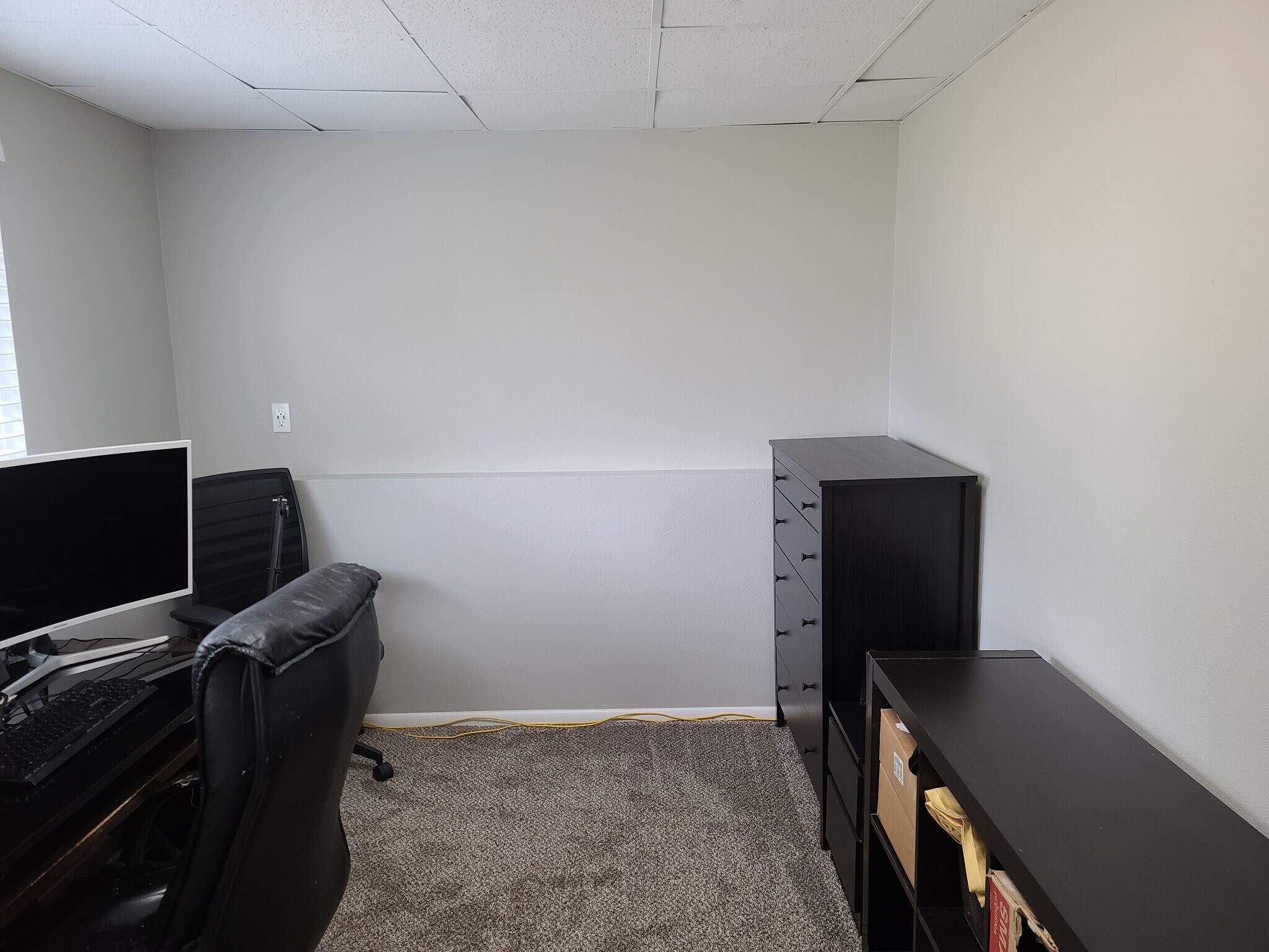 Building Photo - 940 W Red Oaks Dr