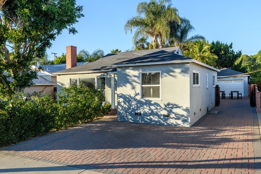 Primary Photo - 16641 Gilmore St