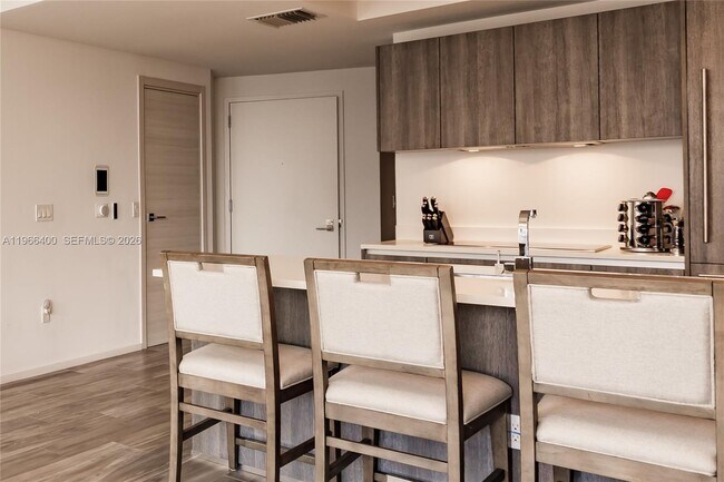 Building Photo - 801 S Miami Ave