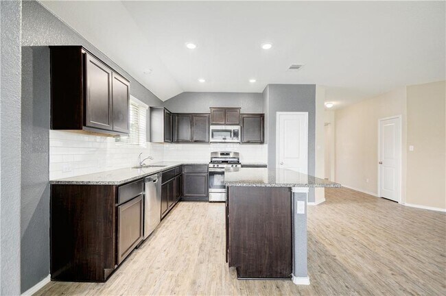 Building Photo - 21716 Windmill Ranch Ave
