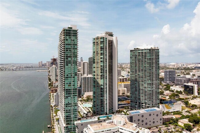 Building Photo - 501 NE 31st St