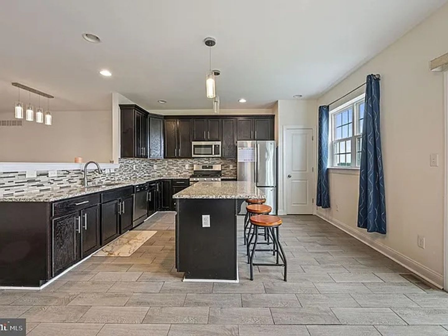 Building Photo - 1340 Carrick Ct