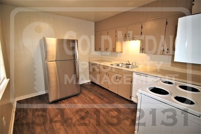 Building Photo - Charming 2-bed, 1-bath now available for r...