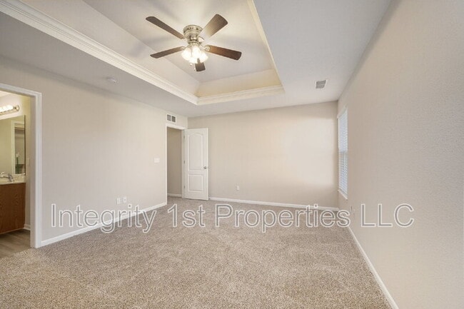 Building Photo - 9111 N Dalton Ave