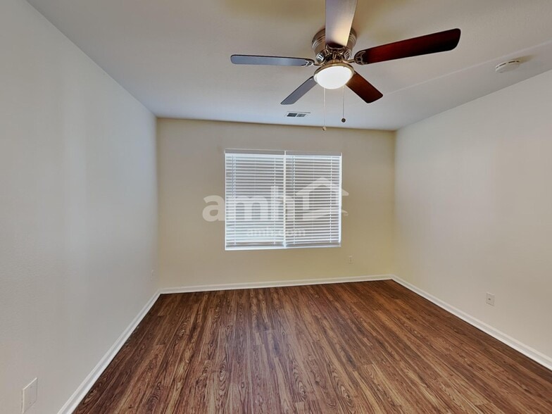 Building Photo - 5532 N Jebel St
