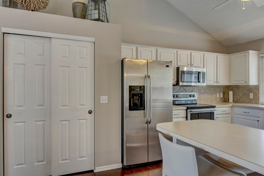 Building Photo - 17904 Karen Cir