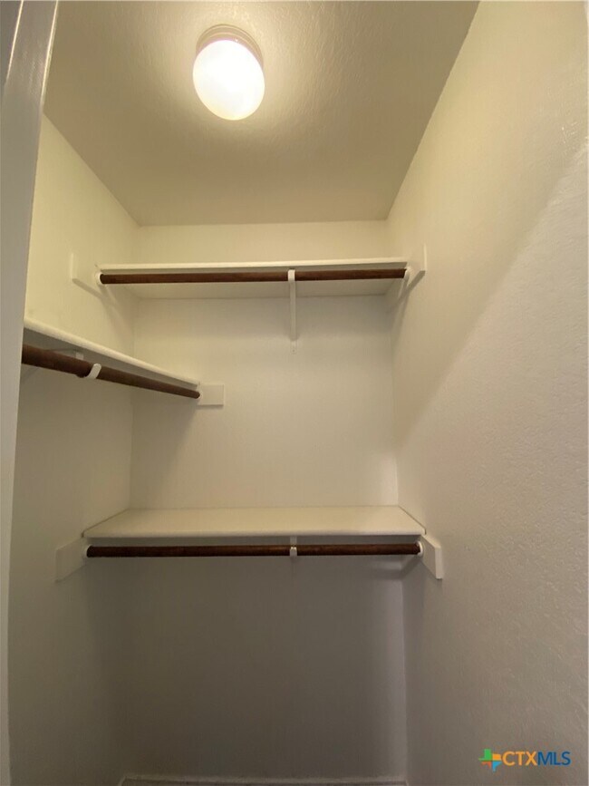 Building Photo - 2101 Golden Eagle Dr