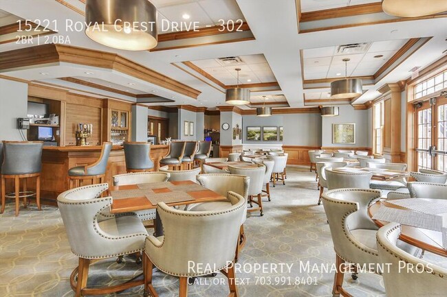 Building Photo - 15221 Royal Crest Dr