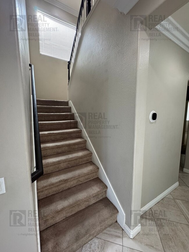 Building Photo - Gorgeous Murrieta Home with Main Floor Bedroom and Bathroom