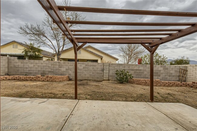 Building Photo - 8804 Crooked Shell Ave