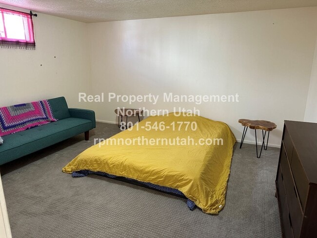 Building Photo - Lovely 4 Bedroom  2 Bath House Available i...