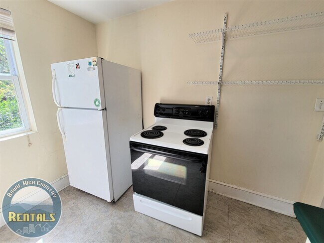 Building Photo - 229 Windy Dr