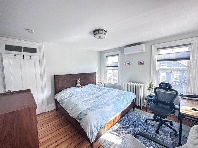 Building Photo - 83 Thorndike St