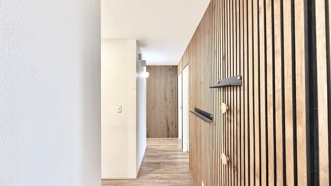 Building Photo - Beautifully Renovated 2-Bedroom, 2-Bathroom Condo 1-Parking