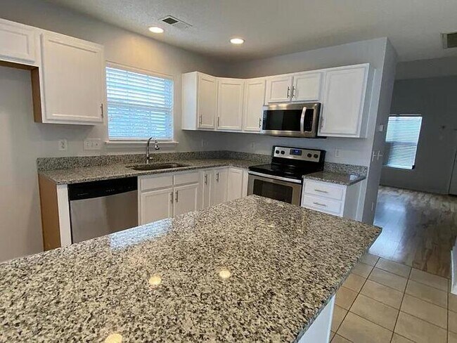 Building Photo - 12131 Bottlebrush Pl