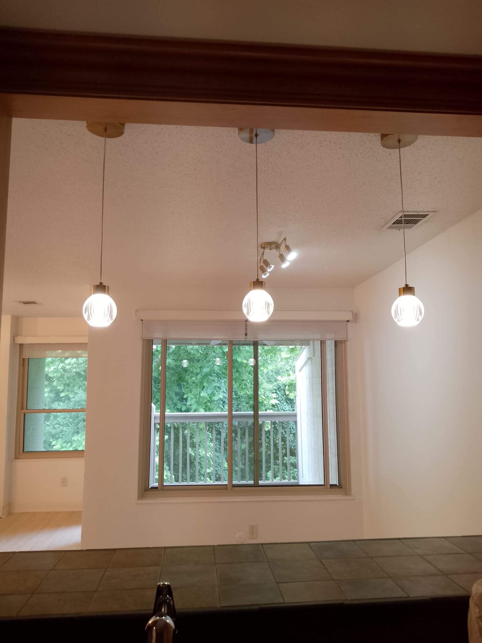Balcony, Top Floor - 1446 Cliff Ct