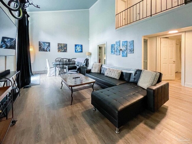 Building Photo - 4836 Huron Dr