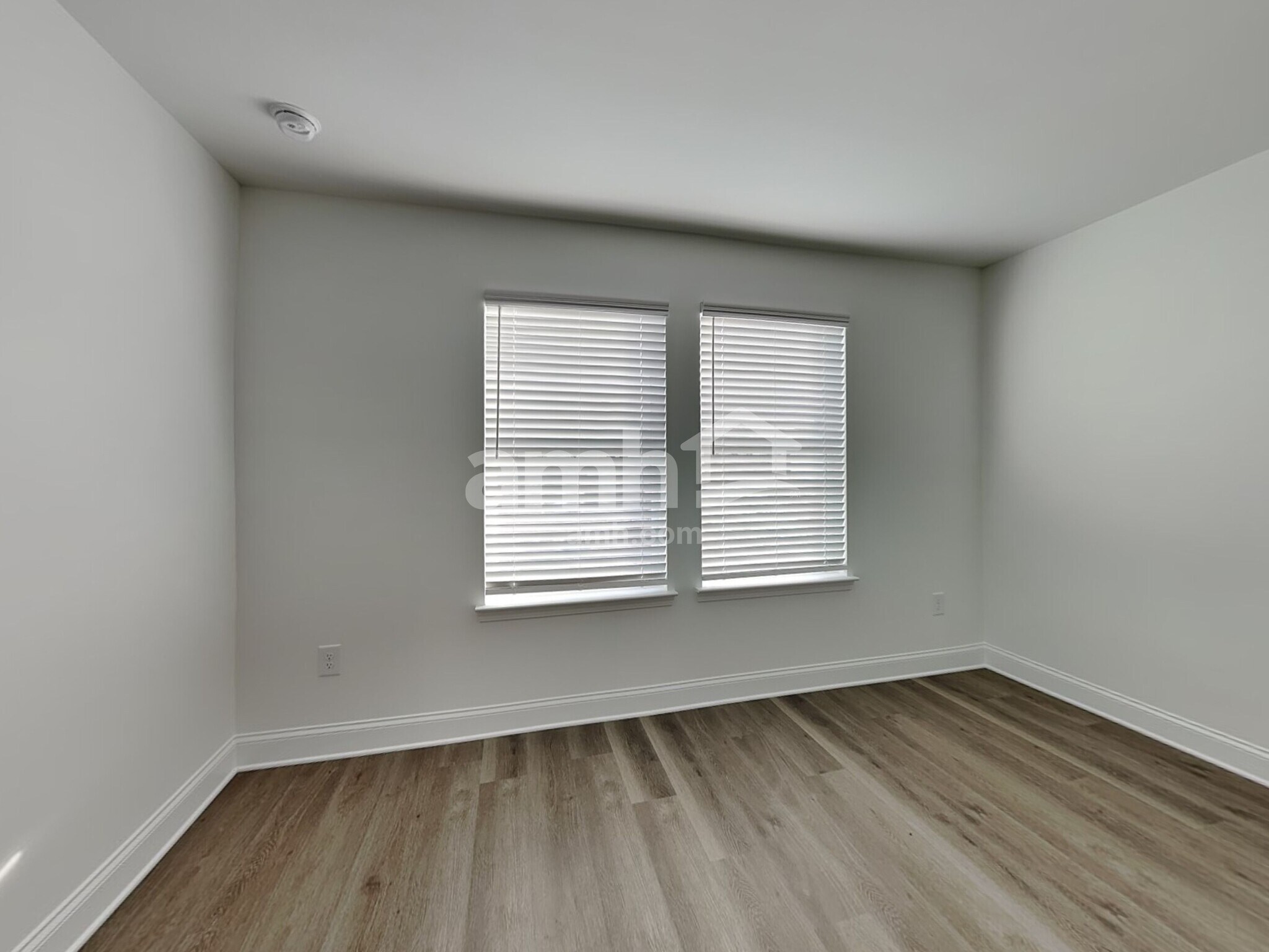 Building Photo - 394 Pointe Dr