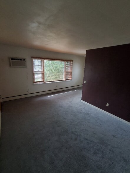 Building Photo - 1301 Jewel Ct
