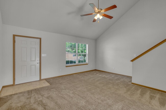 Building Photo - 601 Glenstone Dr