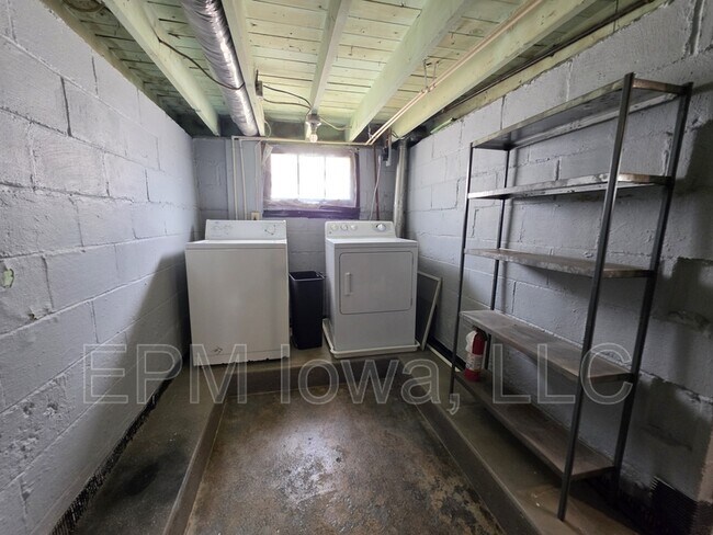 Building Photo - 1212 Forest Ave