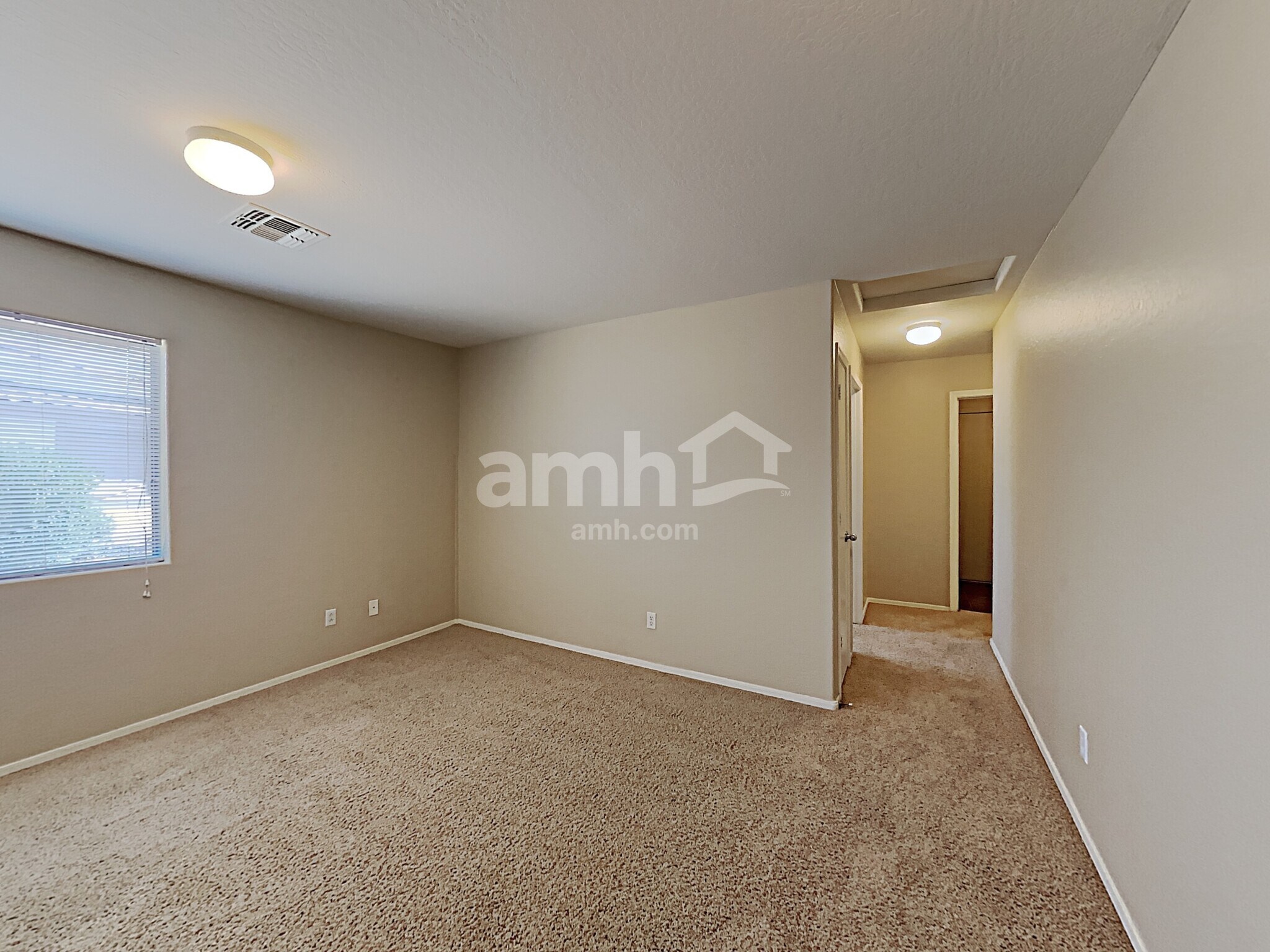 Building Photo - 7504 S Sunrise Way