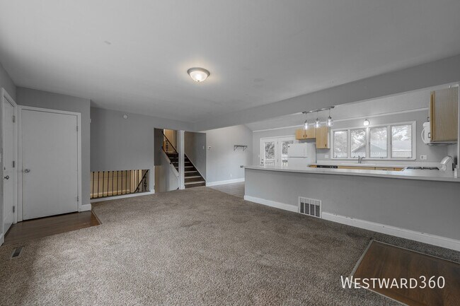 Building Photo - 2221 Belmont Ave