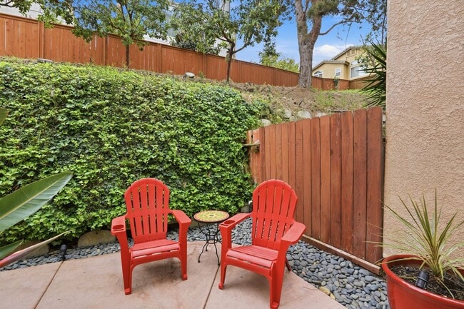Building Photo - 3 Bd, 2/5 Ba Scripps Ranch Home with 1 Car Garage and A/C