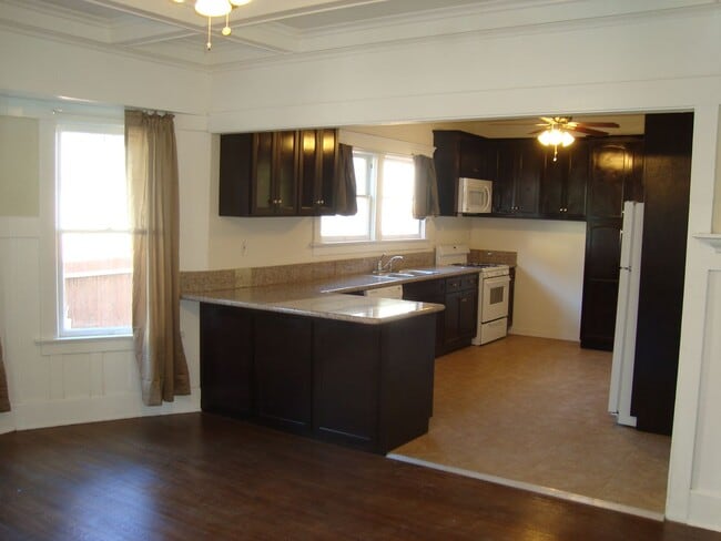 Building Photo - 1378-1380 W 30th Street