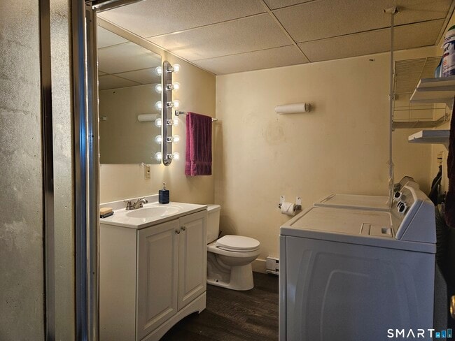 Building Photo - 57 Warren St