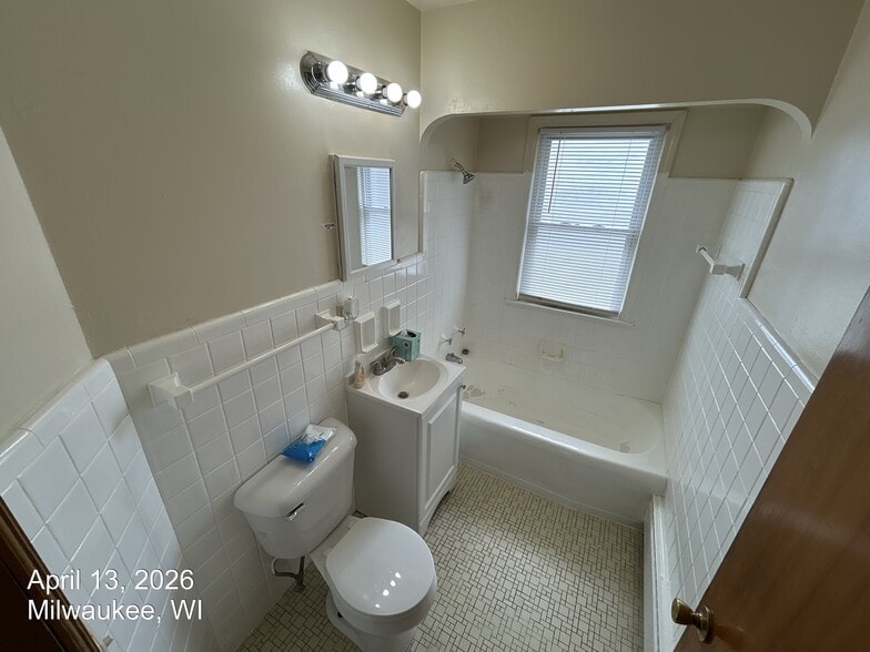 Building Photo - 6255 W Leon Ter