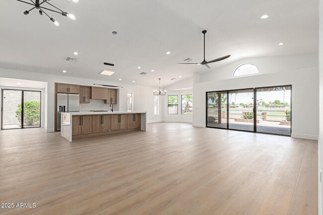 Building Photo - 8883 E Fairway Blvd