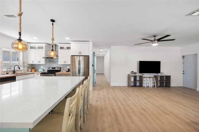 Building Photo - 1070 Tyler St