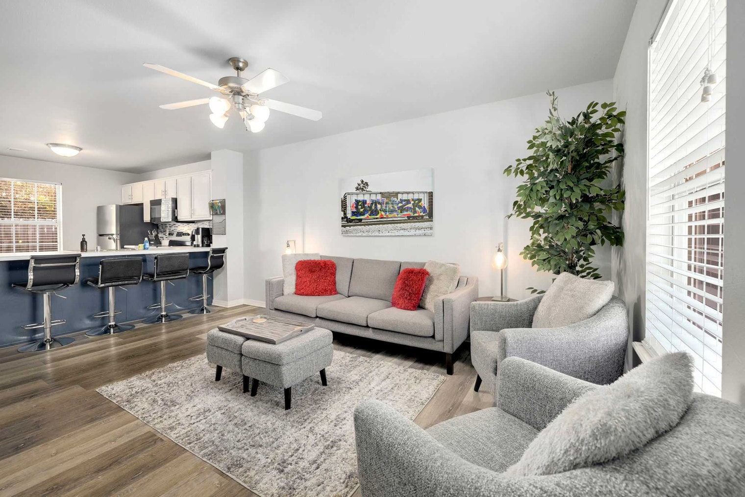 Building Photo - 1222 N Iron Horse Dr
