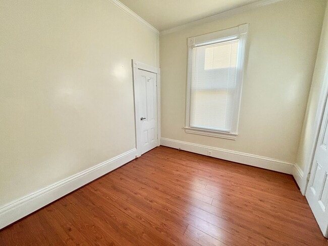 Building Photo - Adorable and Historic Home in West Alameda