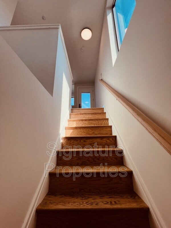 Building Photo - 712 High St